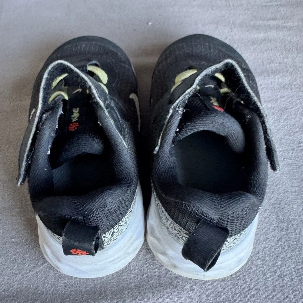 Size 7c - NIKE Revolution 6 INFANT SHOES Color Black/Light Lemon Twist